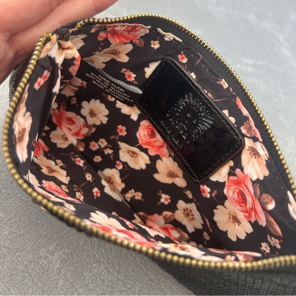 New Anne Klein Sequin Wristlet - Picture 5 of 5